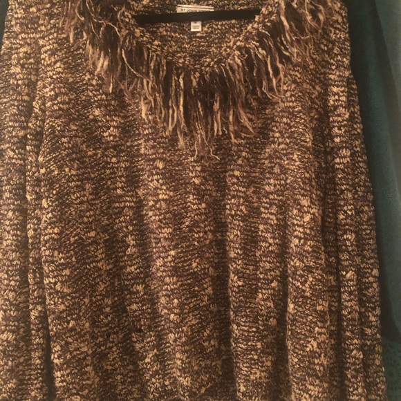 Unique and comfy sweater. Barely worn. - Picture 3 of 3